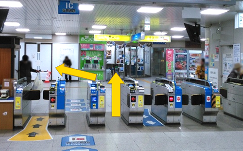 1.JR芦屋駅の改札を左に曲がり南口に出ます。 1.JR芦屋駅の改札を左に曲がり南口に出ます。