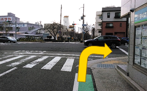 4.国道2号線まで南下したら、交差点を渡らずに右折すると、 4.国道2号線まで南下したら、交差点を渡らずに右折すると、